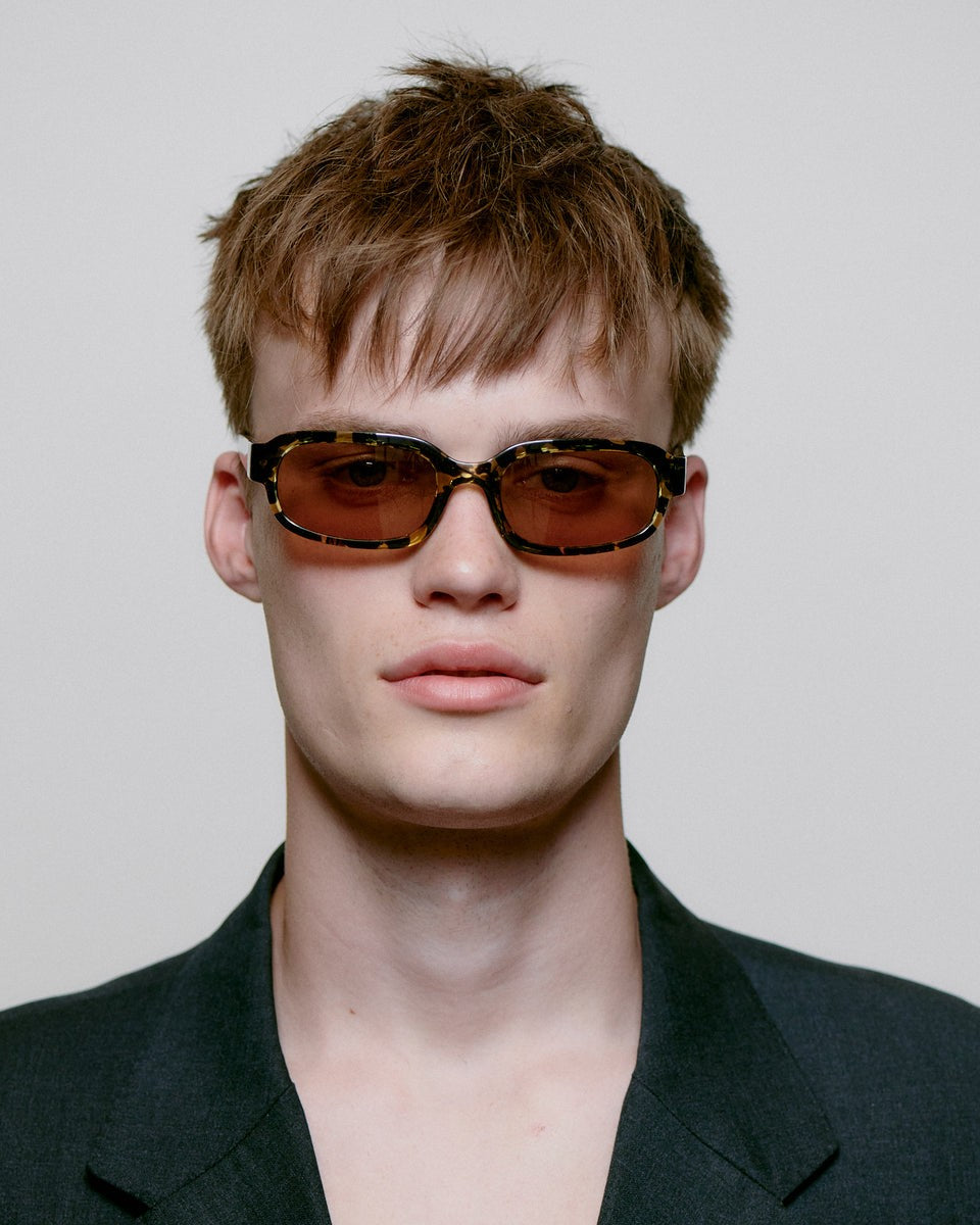 A.KJAERBEDE Will Black/Yellow Tortoise, Gafas de Sol