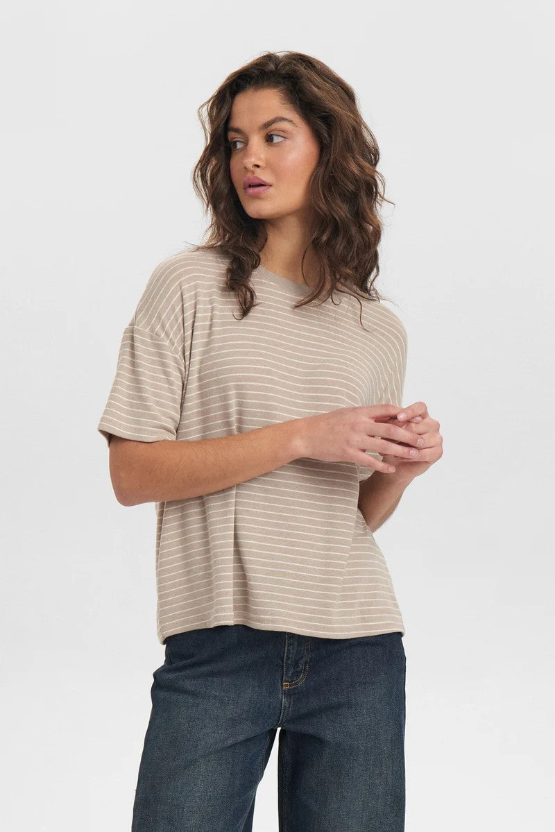 Camiseta Nümph Nubriery T-Shirt Grey Morn