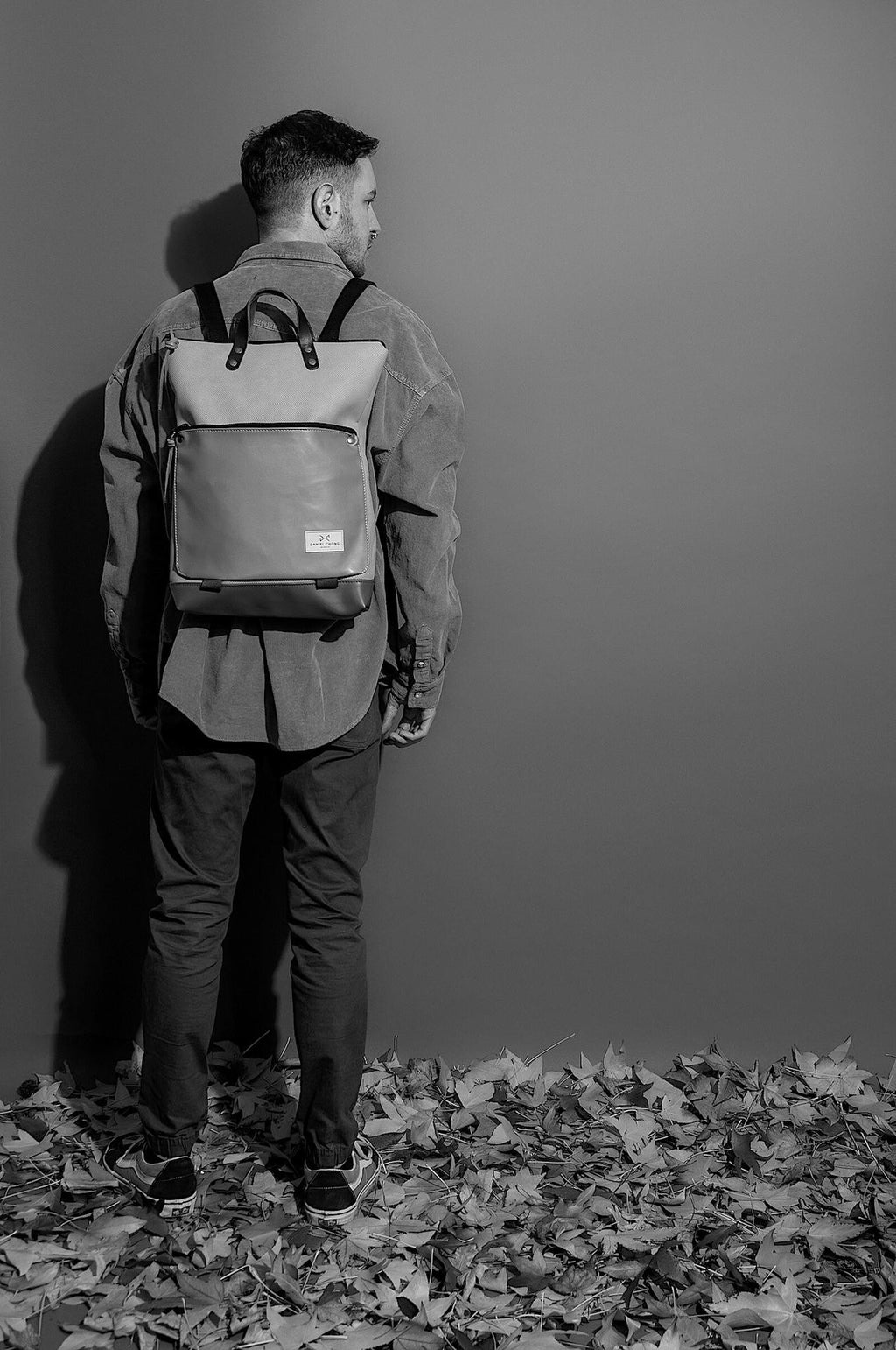 Mochila Daniel Chong Book Holder impermeable con bolsillo trasero negro