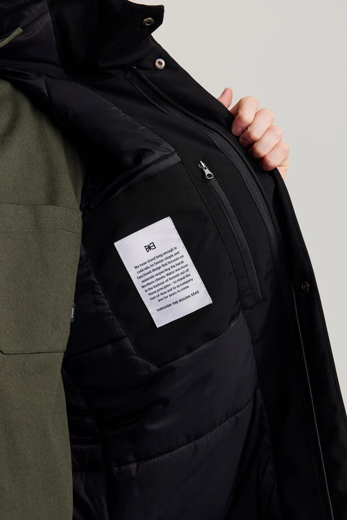 Abrigo Makia Observer Jacket Negro