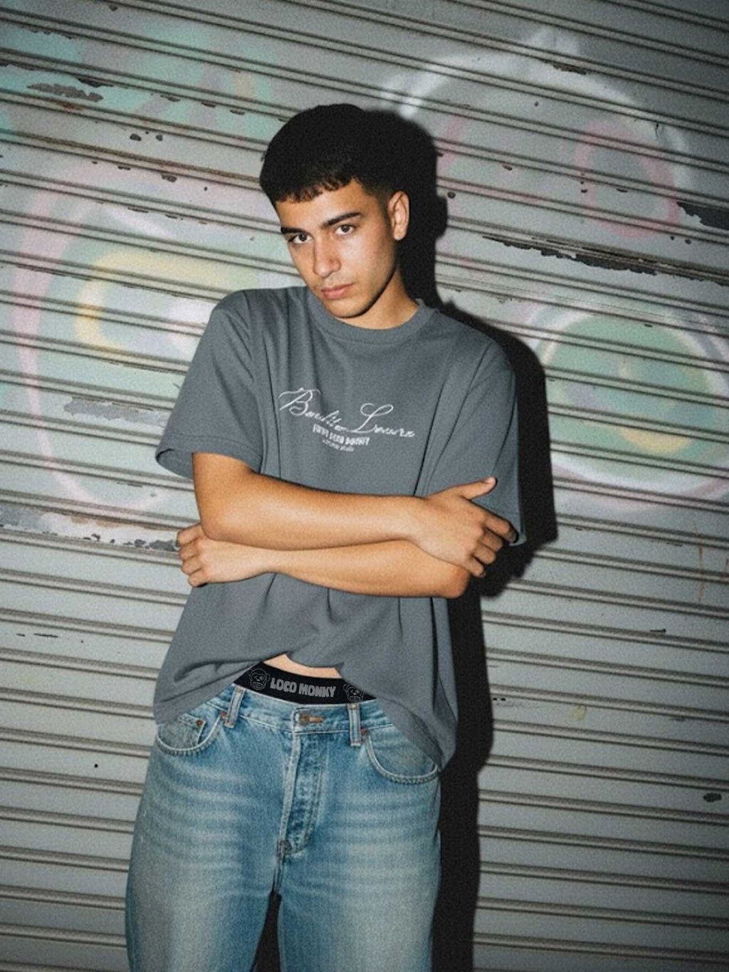 Camiseta Loco Monky Bendita Locura Gris oscuro